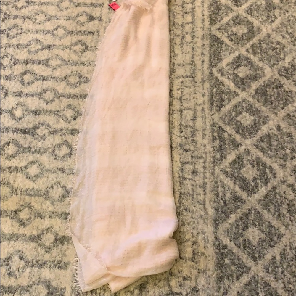 NEW Betsey Johnson Scarf